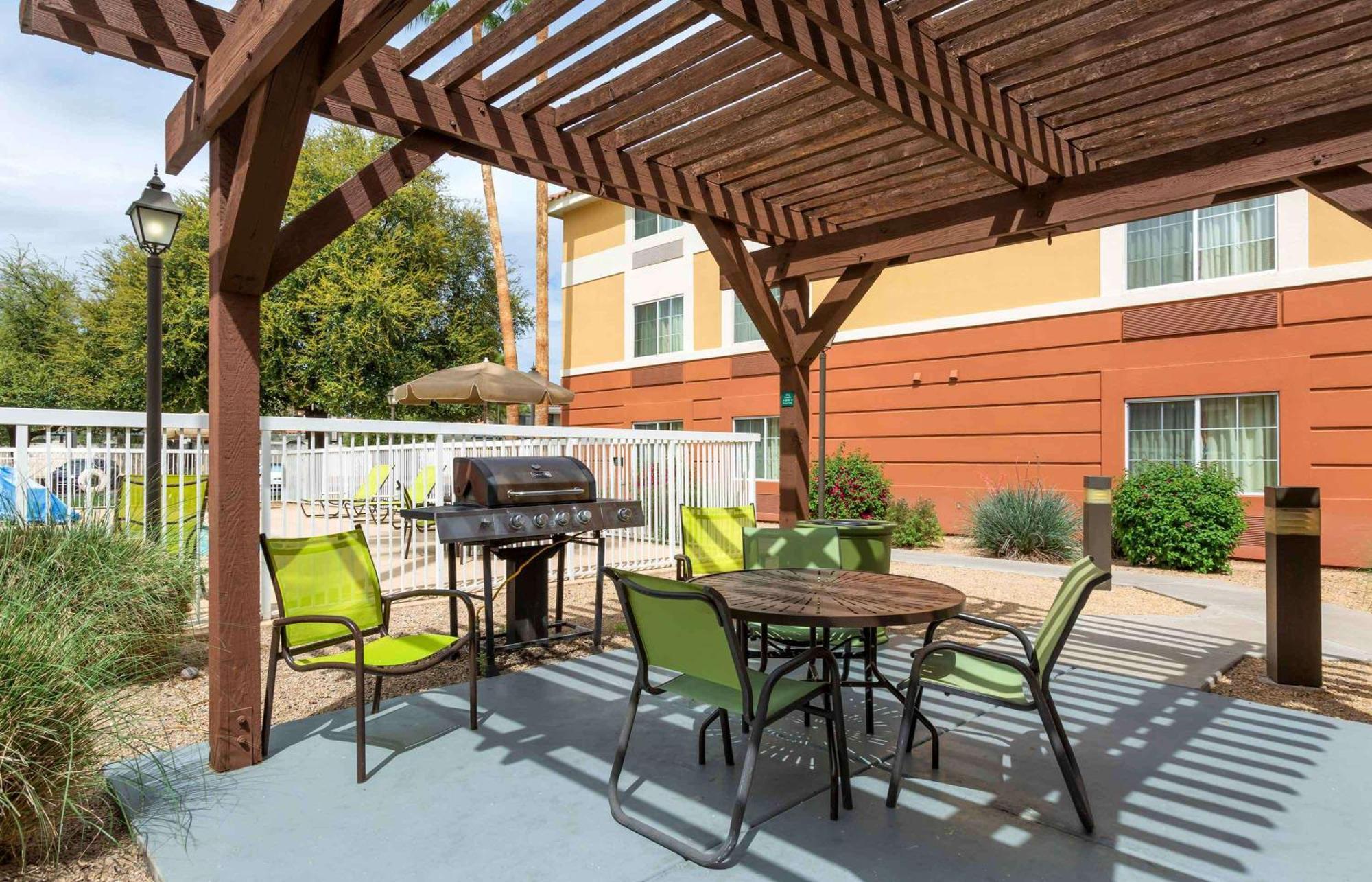 Extended Stay America Suites - Phoenix - Скоттсдейл Экстерьер фото